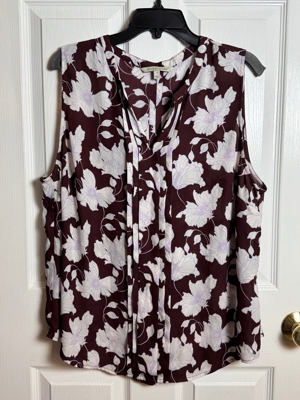 41 Hawthorn 2x Burgundy Floral Sleeveless V Neck Pleated Blouse